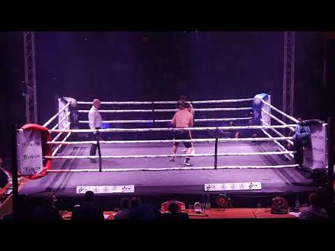 Roberto Scarpello vs Nikoloz Berkatsashvilli - Boxen am Bölle 12.10.19