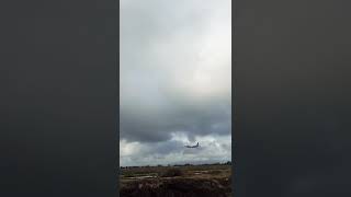 preview picture of video 'Detik-Detik Pesawat Turun - Bandara Internasional Lombok'