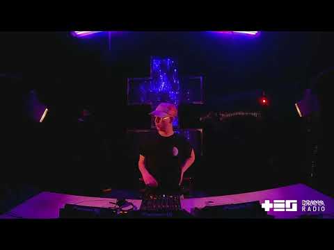 DRAMA RADIO AT TES - DJ VARSOVIE