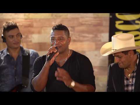 Robério e seus teclados Part. Companhia do forró - Bebo no litrão