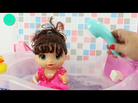 Baby Alive hora del Baño Ana, Sun y Bea de BB Juguetes se divierten en la bañera Baby Born