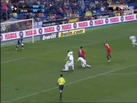 Liga 2009 : J14 : Real Madrid - Seville : 3-4
