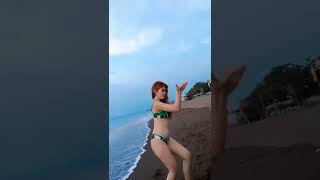 RCom TikTok be like...