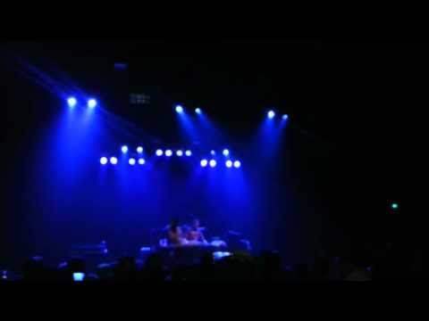 Coely - ain't chasing pavements @ Snoop Dogg AB Brussels