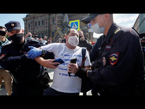 ОМОН в Питере на акции в поддержку Хабаровска.