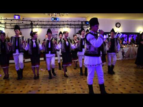 Ansamblul Folcloric ,,Doina Costestilor" - Razvan Filote