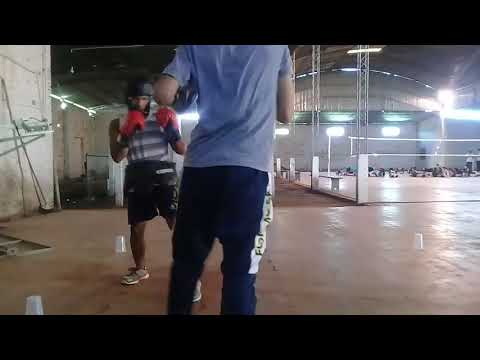 Floyd vs Cristian guanteo