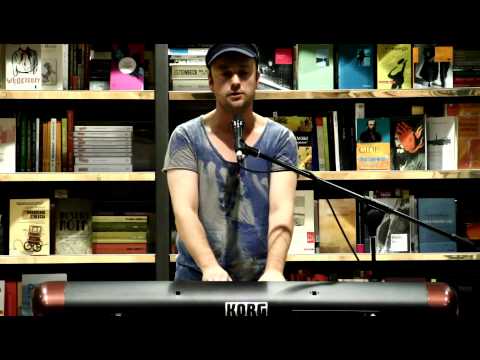 4. Czesław Śpiewa Solo Act - Żabka Tonie W Betonie // Noc Poezji, Czuły Barbarzyńca, Kraków