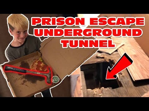 24 HOUR BOX FORT PRISON TUNNELING OUT ESCAPE! 📦 🚔 Prison Pizza Delivery With Hammer