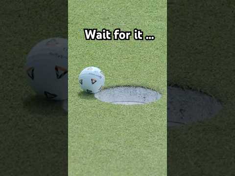 ALL-TIME cliffhanger putt 😱