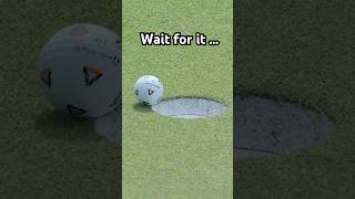ALL-TIME cliffhanger putt 😱