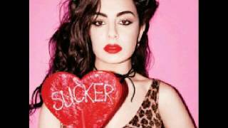 Charli XCX | Famous