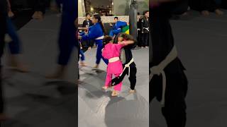 MANU LUTANDO JIU-JÍTSU