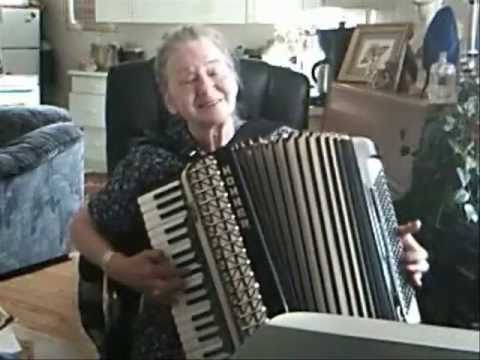 nozie - 163 - I'll Never Fall In Love Again- on accordeon