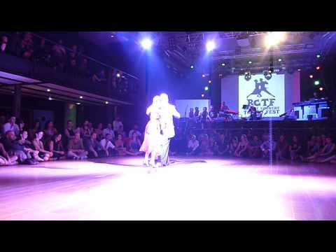  Horacio Godoy  and  Magdalena Gutierrez  are  dancing  to  the  milonga  "  Milonga Del 83  "  by  Juan D'Arienzo
