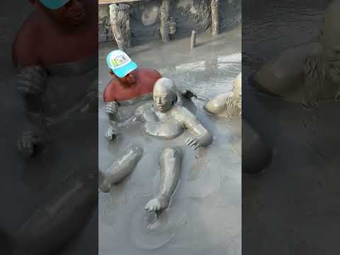 Would you swim in a mud volcano?! 👀🌋 #mud #spaday #volcano #colombia #cartagena