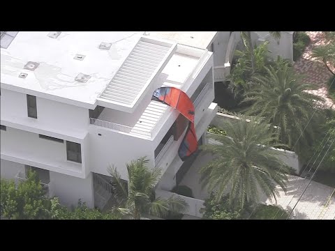 Kite surfer in critical condition after slamming into wall of home in Fort Lauderdale