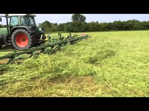 Kleegras wenden mit 15 Meter Arbeitsbreite