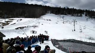 preview picture of video 'Pond skimming at West Mtn.'
