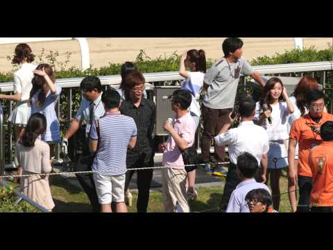 140615 Hello Venus waiting there stage @ Let's Run Park