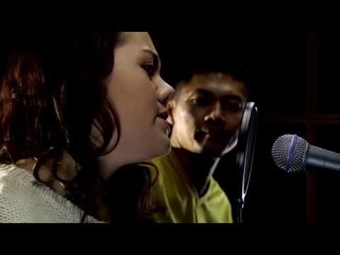 Damn Your Eyes by Alex Clare Cover by Ffion Williams (Live at #CU)