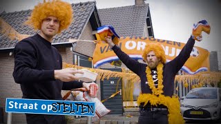 Download lagu Wolter Kroes Pesten | Straat op Stelten mp3