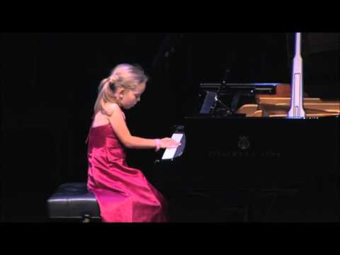Skye Malone, piano - Miniature Rondo, D. Turk