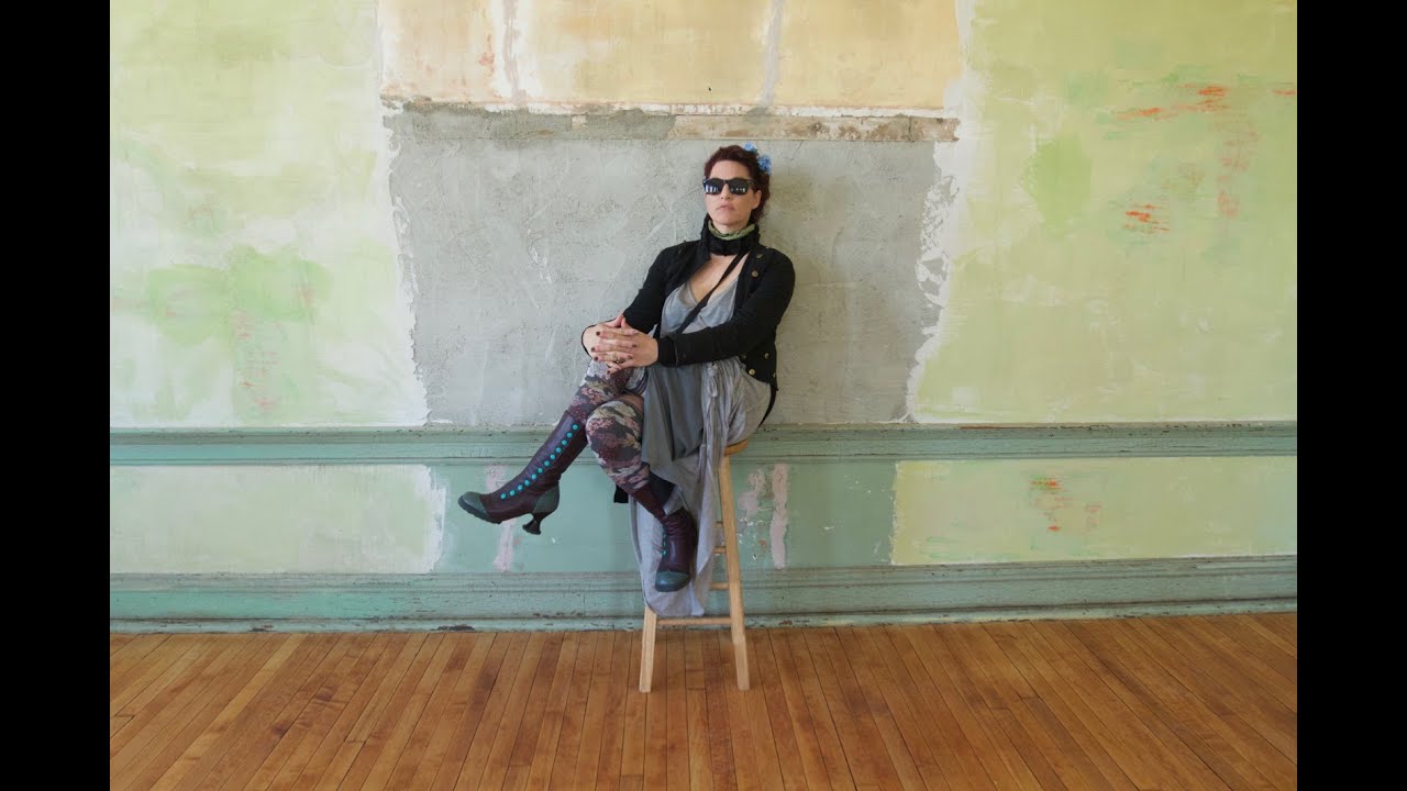 Indie Icon Amanda Palmer Gets Real About Motherhood & Relevance