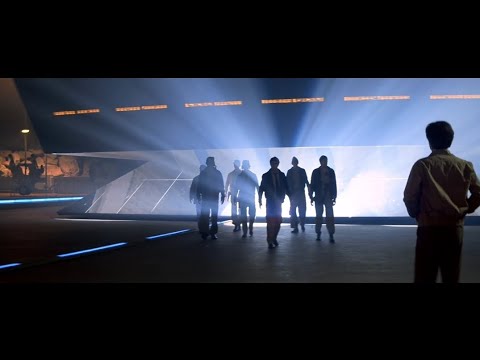 Close Encounters of the Third Kind 1977 | The Abductees emerge from the Mother Ship |