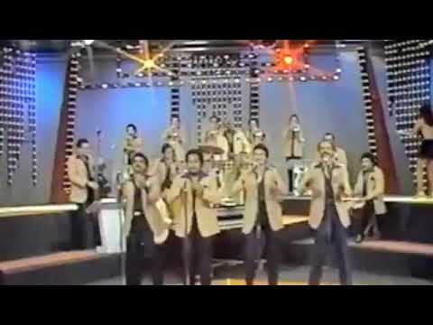 BUSCA EL RITMO - WILLIE ROSARIO CANTA TONY VEGA