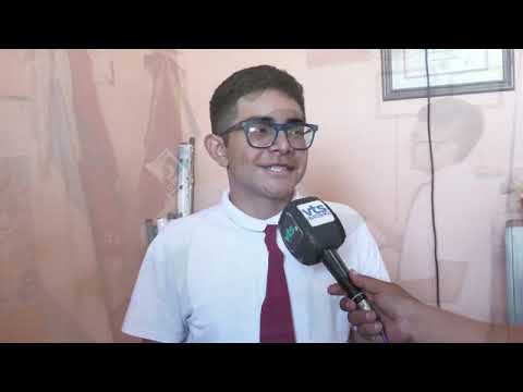 La escuela técnica tiene su propia bandera - Santiago, mentor del estandarte