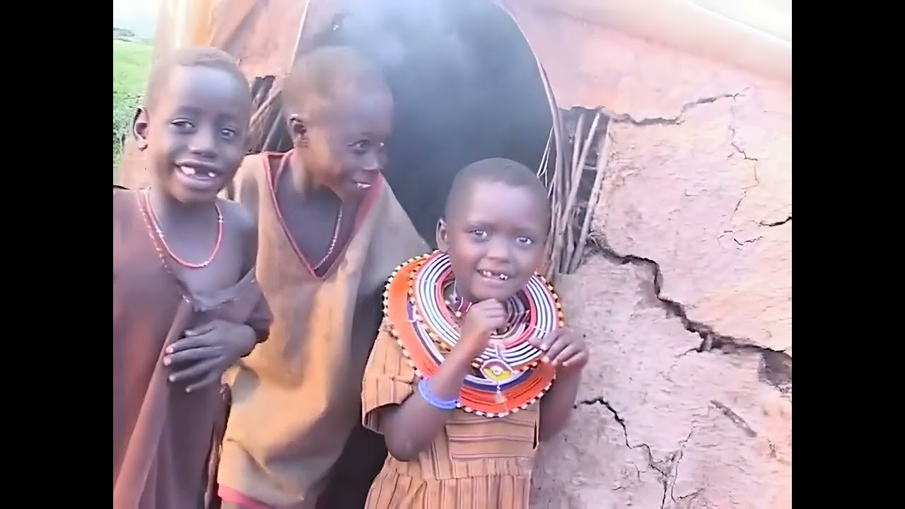 085 c / Maasai People (Enhanced 4K)