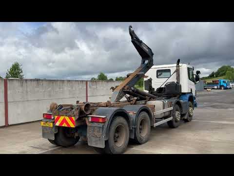 SCANIA P340 8x4 32 TON HOOK LOADER - Image 2