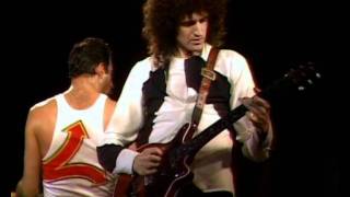 Videoklip: Queen - Dragon Attack, Now I’m Here (Reprise) (Live At The Bowl 1982) s textom piesne Videoklip Queen - Dragon Attack, Now I’m Here (Reprise) (Live At The Bowl 1982) s textom piesne