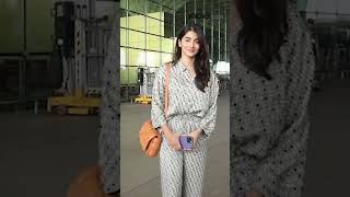 Pooja Hegde Spotted at Airport 😍❤️