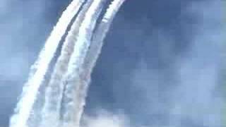 preview picture of video 'Red Arrows ~ Windermere Air Show ~ July 2007'