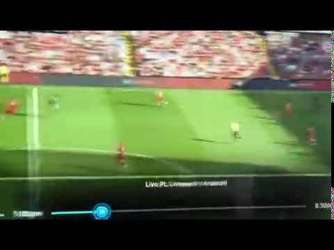Nicolas Pepe dribble past Virgil van Dijk in Liverpool vs Arsenal 3-1