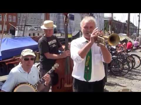 WHEN MY DREAMBOAT COMES HOME (Fats Domino), by New Orleans Tradition Trio - July 2014