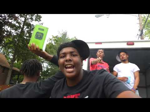 SlangnDarin - "Runtz" (Official Video) shot by : @dougiekingxx