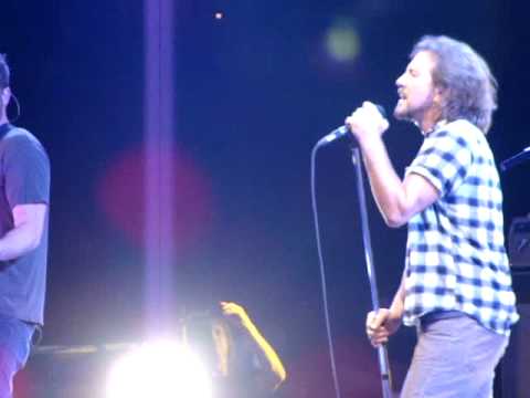 Pearl Jam - Push Me, Pull Me - TD Banknorth Garden, Boston, MA 05/17/10