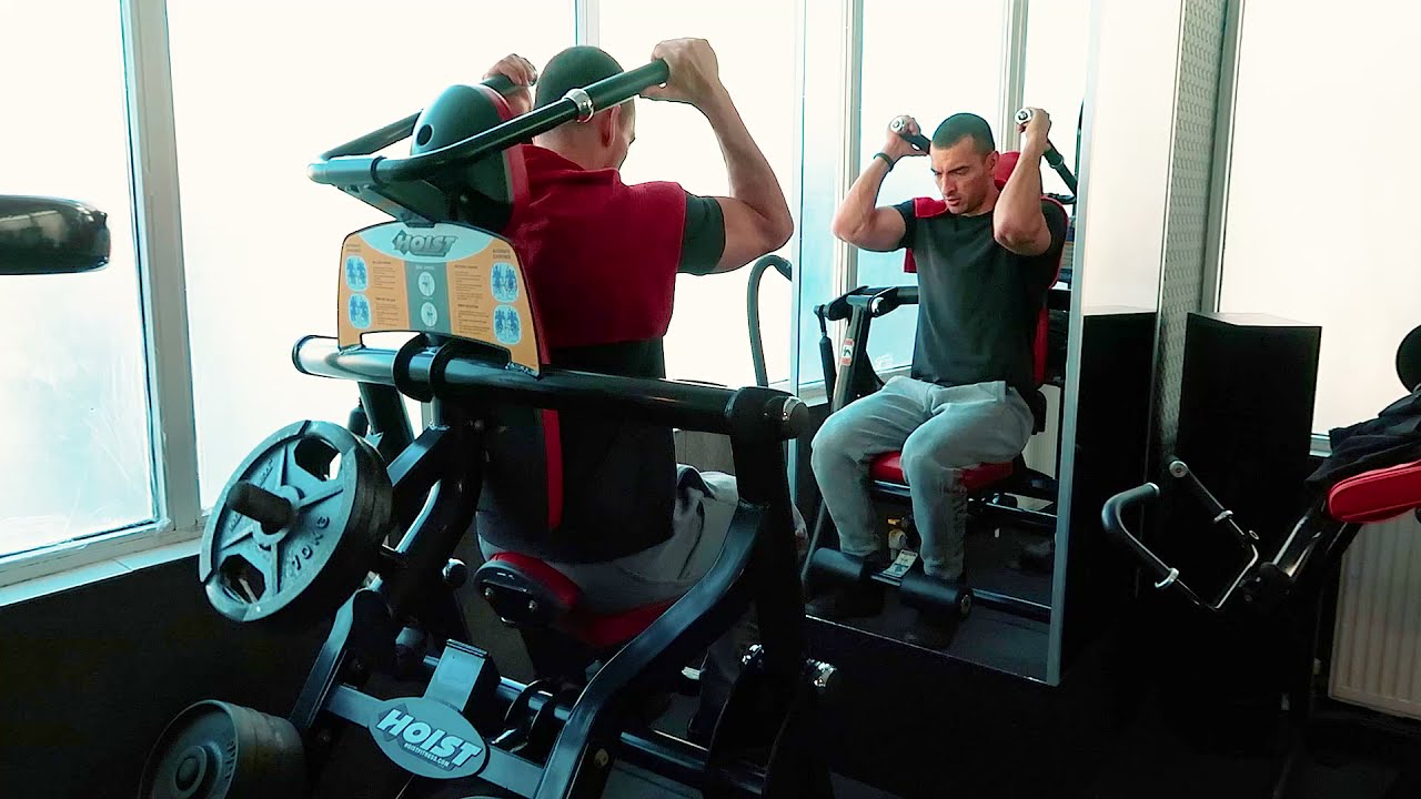 Ghemuiri pentru abdomen, din așezat, la aparat