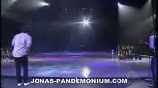 Jonas Brothers:Lovebug on Kristi Yamaguchi