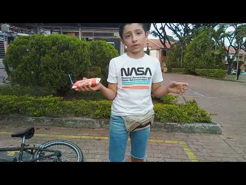 cómo hacer una bomba de jugo de caja