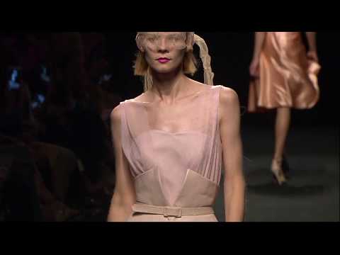 CLIP DESFILE MIGUEL MARINERO PRIMAVERA-VERANO 2020
