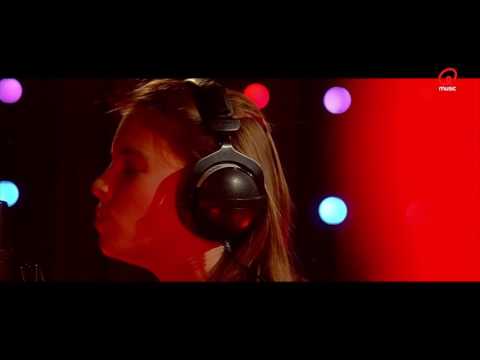 @RikBoey: Ine Tiolants - Way Down We Go (cover) (Live bij Q)