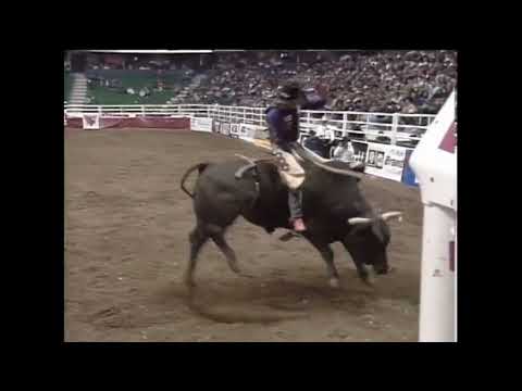 Curt Lyons vs Brush Popper - 99 PBR Calgary (88.5 pts)
