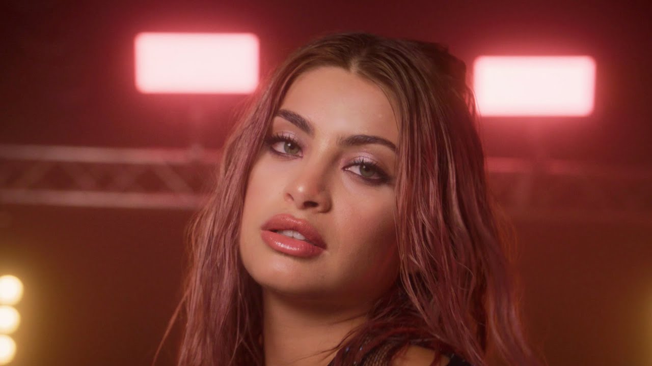 Benny Benassi & Emma Muscat — M.I.A