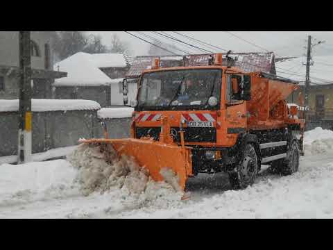 DEALU FRUMOS - Ninsoare abundenta