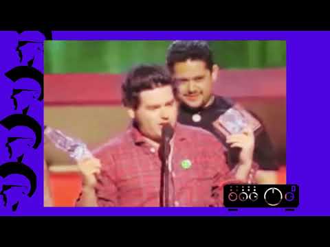 NOFX WINS AWARD (El Hefe thanks his little family)