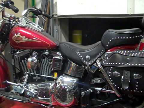 Bobbin the Hell out of your grandpa's 1998 Heritage Softail Special Deluxe